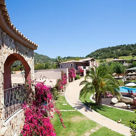 Three-room With Pool アパート