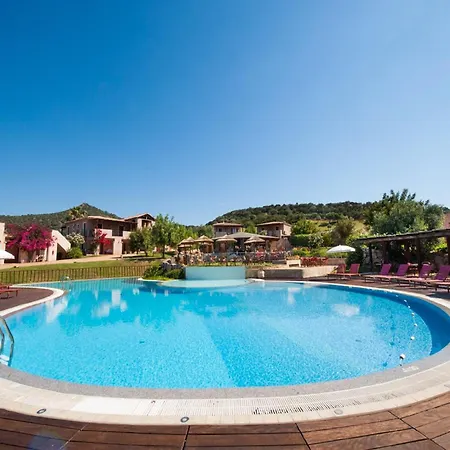 Three-room With Pool Apartmán